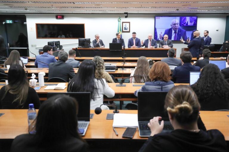 Começa debate que vai regulamentar a Reforma Tributária; Tributos sobre insumos agropecuários estão em jogo