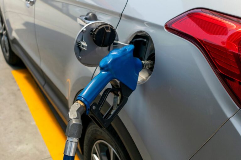 Preço do etanol cai em 11 Estados, sobe em 9 e no DF e fica estável em 6, diz ANP