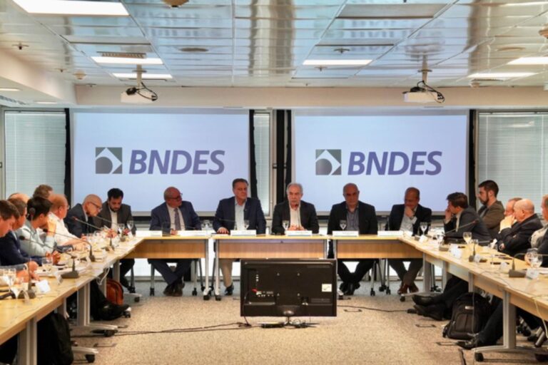 BNDES discute nova linha de crédito para cooperativas do agro