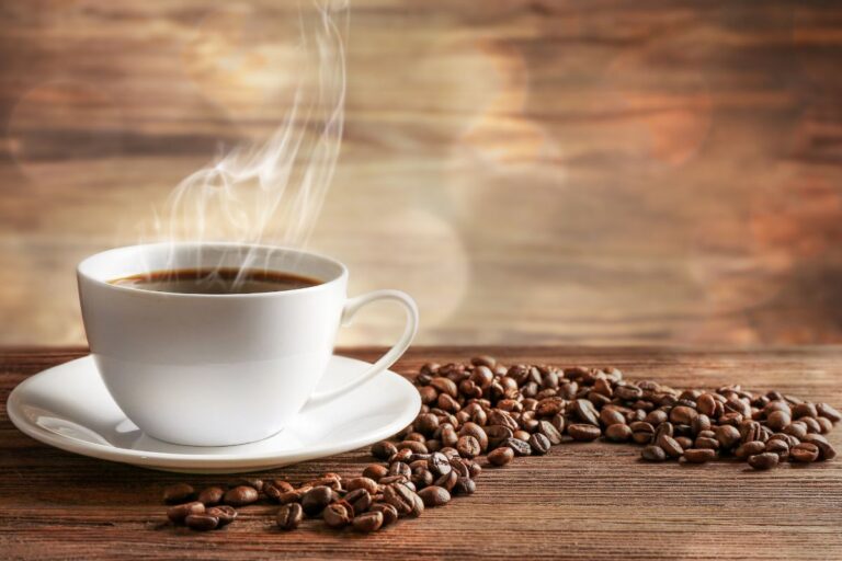 Brasil exporta 4,293 milhões de sacas de café em março; volume é recorde para o mês