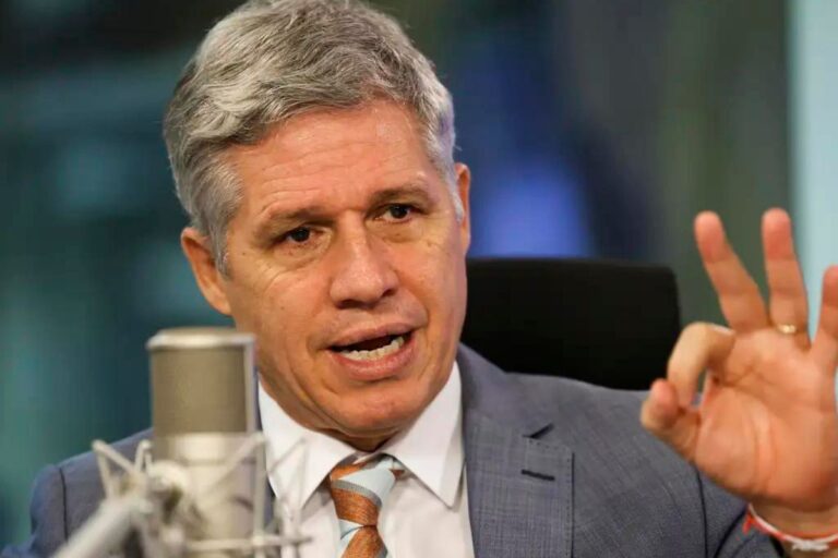 Ministro acena para o setor, pede diálogo e defende mudanças no Proagro