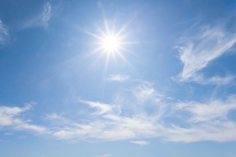 Massa de ar quente e seco provoca baixa umidade e altas temperaturas na região central do país