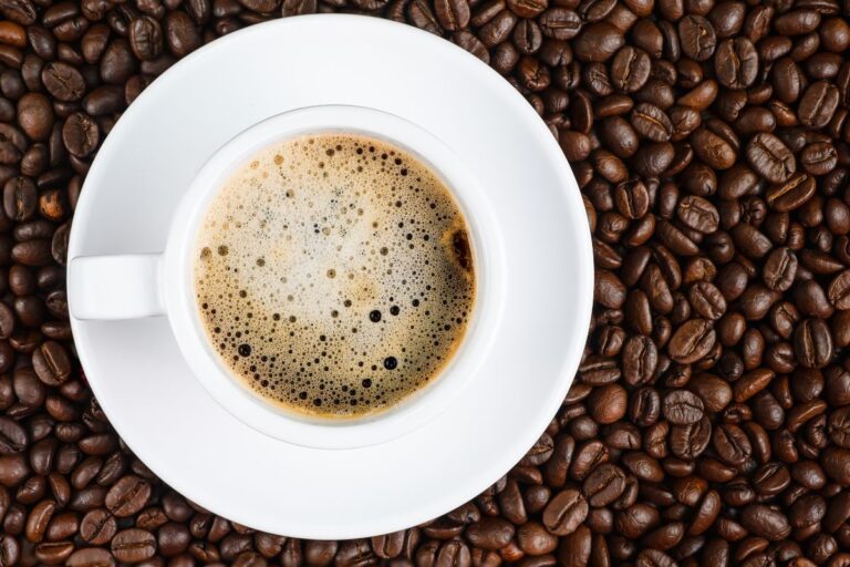 Café sobe forte em abril e variedade robusta atinge recorde de preço