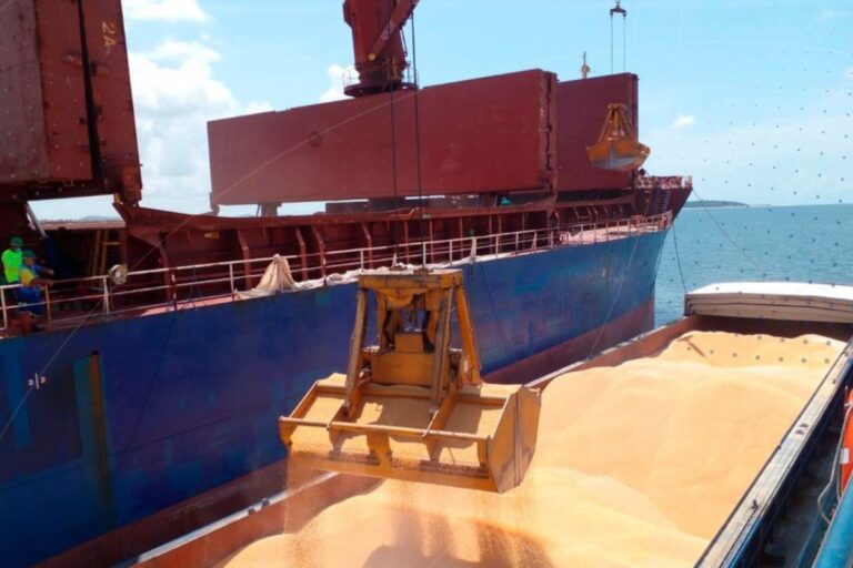 BNDES financia R$ 160 milhões para transporte hidroviário de grãos no Pará