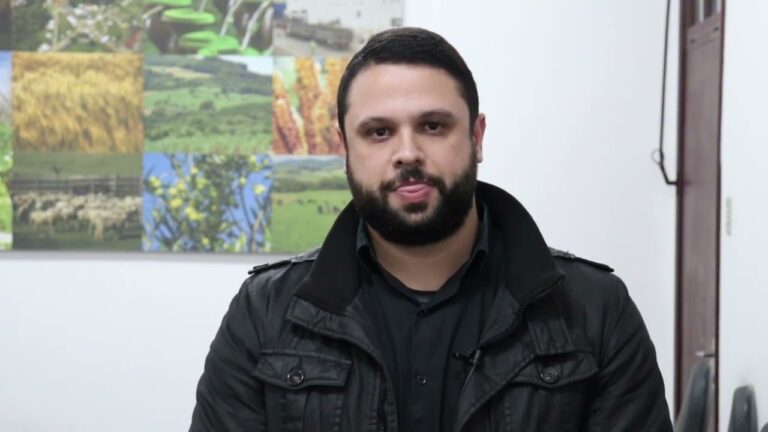  Governo do RS detalha medidas após foco da doença de Newcastle