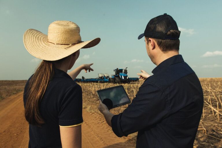 Dia do Agricultor: Da enxada ao robô