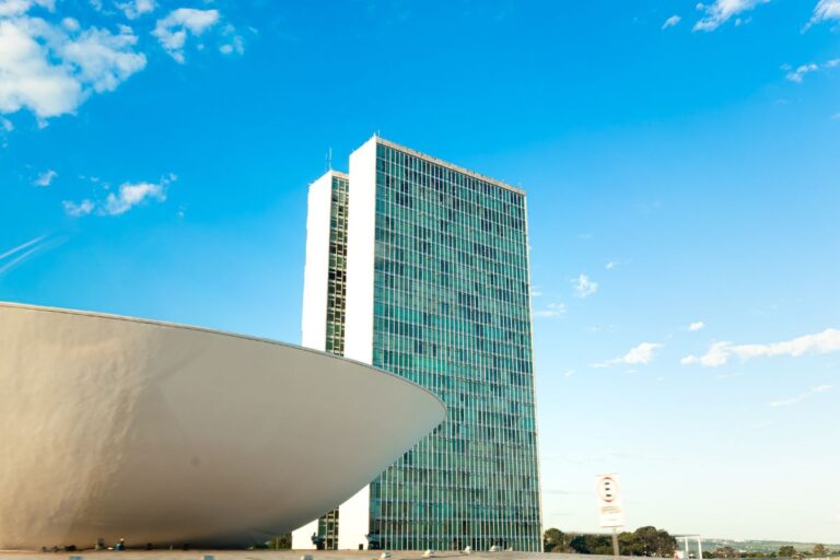 Projeto para punir invasores de terras passa na Comissão de Agricultura da Câmara