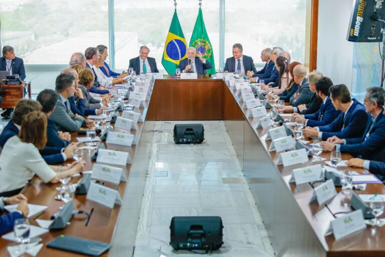 Setor de papel e celulose anuncia investimento de R$ 105 bilhões até 2028