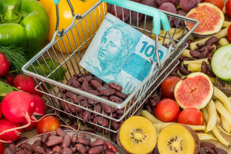 FAO: índice de preços recua em agosto pressionado por açúcar, carne e cereais