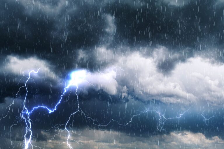 Inmet alerta para perigo de tempestade no RS com chuvas acima de 100 mm/dia