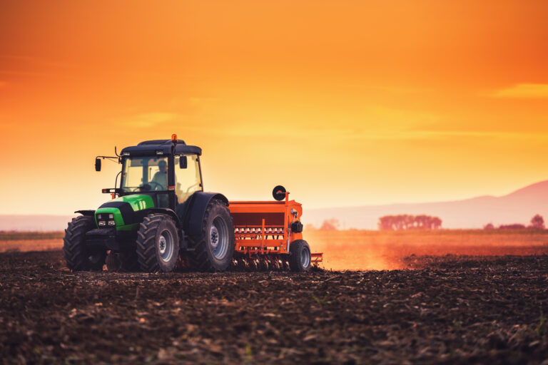 Indústria de Máquinas e Implementos Agrícolas registra queda de 25,8% em 2024