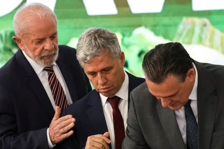 Programa para redução do uso de agrotóxicos está sendo elaborado, diz ministro