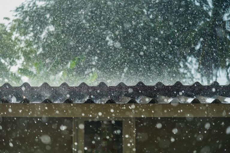 Alerta de tempestade com ventos e granizo para 8 estados