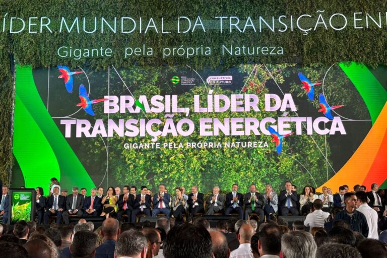 Lula sanciona lei do Combustível do Futuro