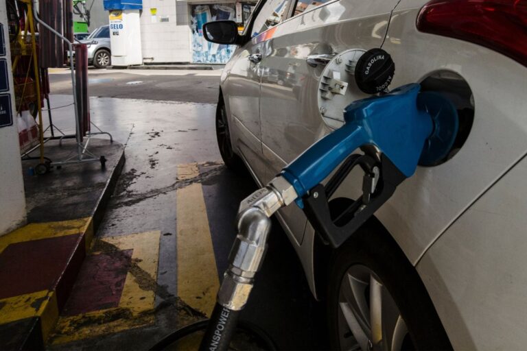 Etanol atinge 3º maior volume negociado da safra 24/25
