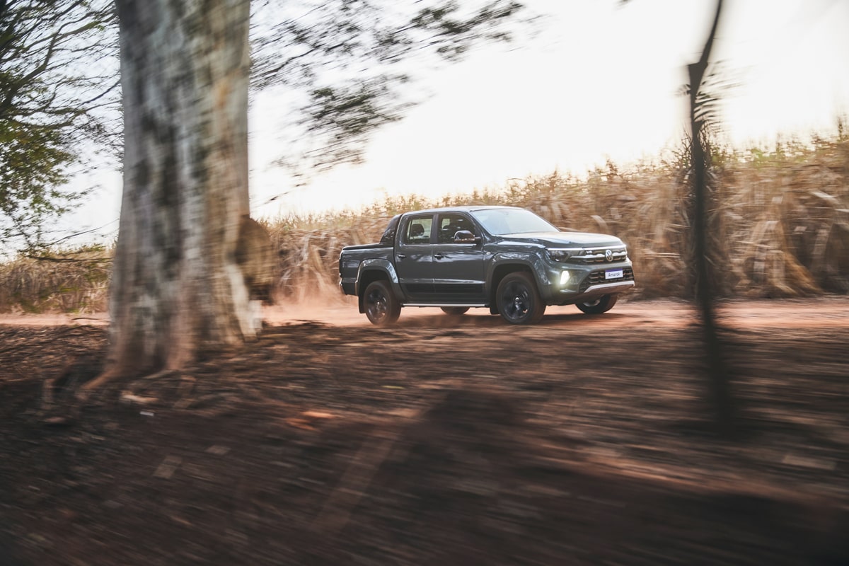 Volkswagen Amarok V6 2025 chega com novo visual, mais equipamentos e motor de 258 cv