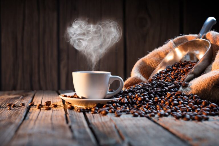 Café tem recorde nas exportações de outubro com 4,9 milhões de sacas