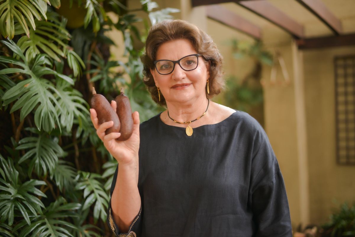Professora Izabel viu no jatobá a possibilidade de desenvolvimento econômico regional; agora, desafio é formar rede nacional de coletores. Foto: Arquivo Pessoal