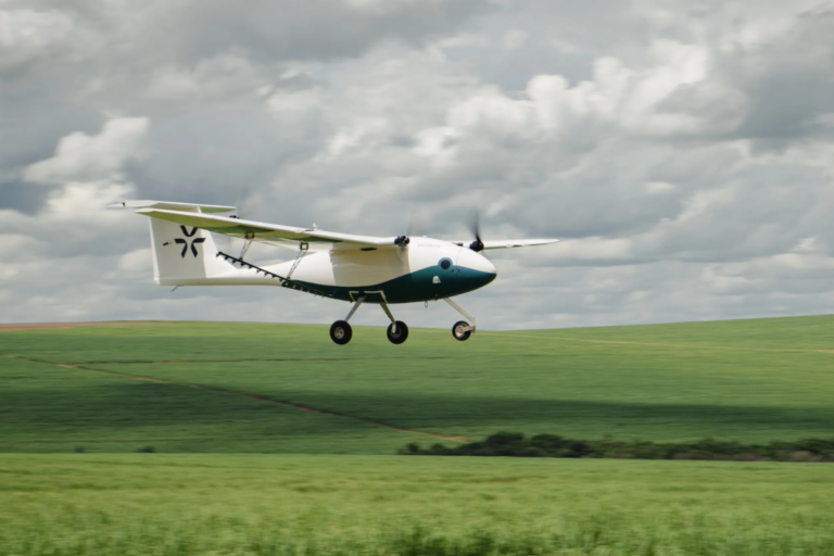 Avião autônomo, ChatGPT do Agro, novos drones: lançamentos da indústria em SP