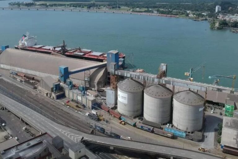 Cofco Internacional expande operações no Porto de Santos e firma acordo para exportar soja sustentável