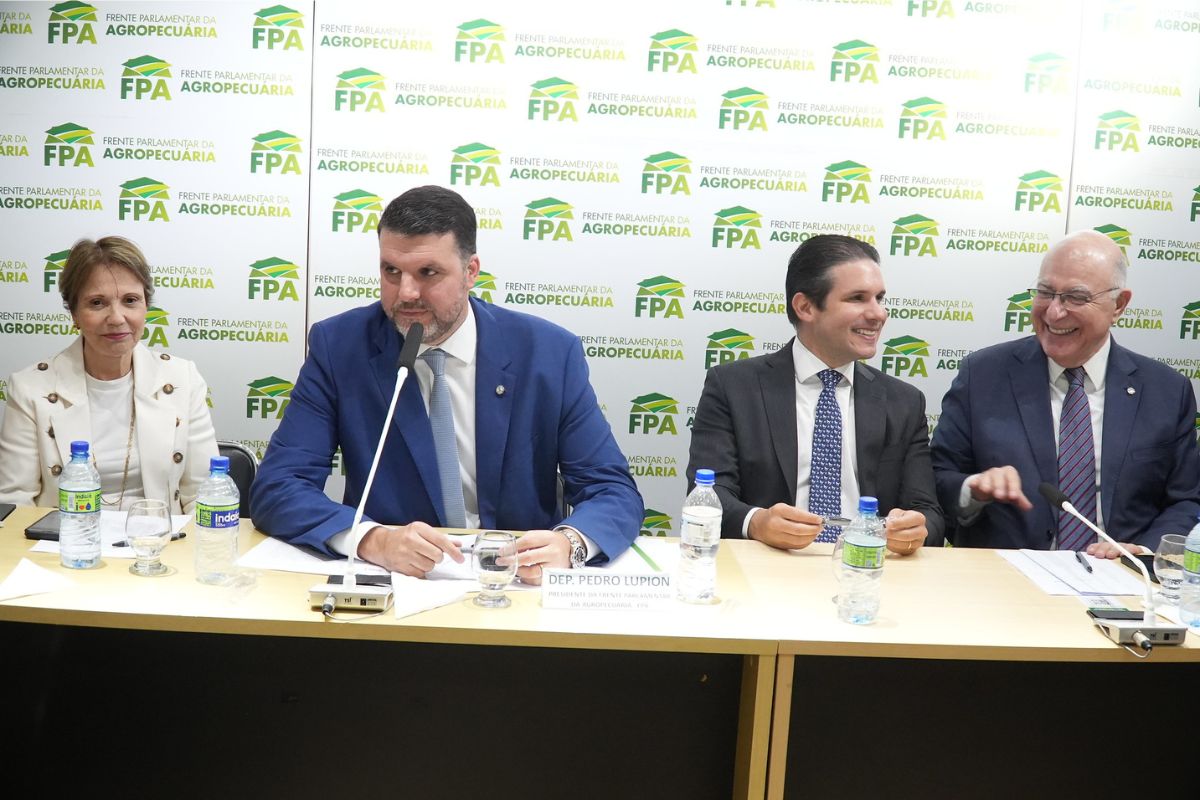 Da esquerda para direita: Tereza Cristina (PP-MS), Pedro Lupion (PP-PR), Hugo Motta (Republicanos-PB) e Arnaldo Jardim (Cidadania-SP). Foto: FPA/Divulgação