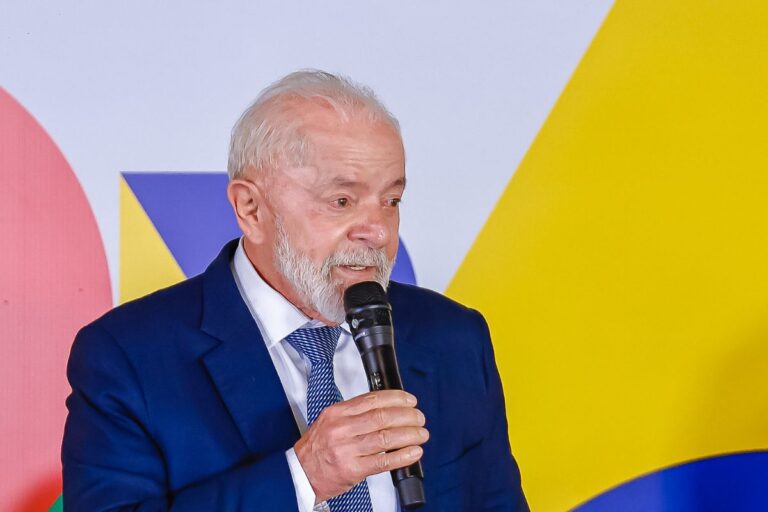 Lula justifica aumento dos preços dos alimentos devido ao dólar e à ampliação das exportações do Agro