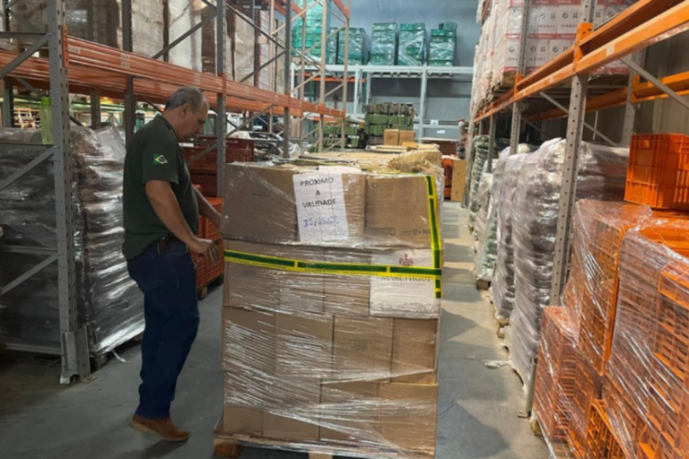 10 mil litros de azeite fraudado são apreendidos em Osasco