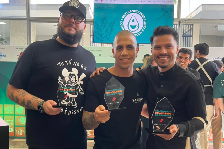 Da aposentadoria ao título: saiba quem é o novo campeão de preparo de café no Brasil
