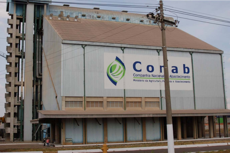 Conab reajusta tarifas de armazéns para estoque de terceiros