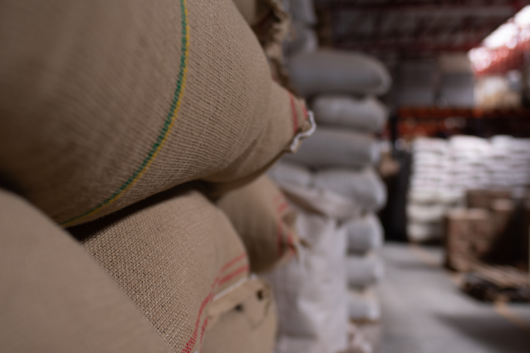 Café: exportação mundial em fevereiro aumenta 7,85%
