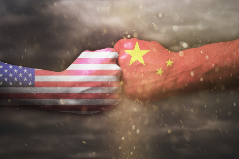 Guerra comercial entre EUA-China ameaça exportações brasileiras, mas pode favorecer café e carne