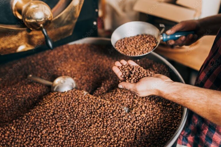 Exportações de café caem 33% em maio, mas receita dispara