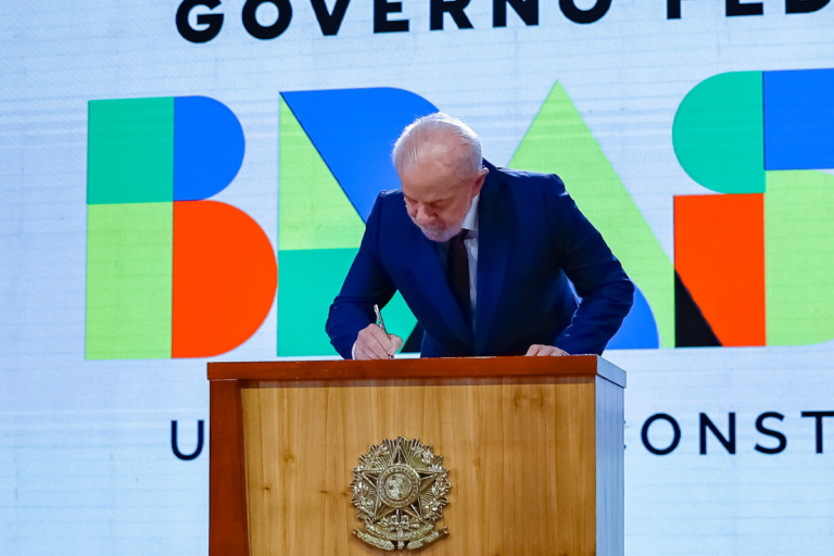 Lula sanciona Lei da Reciprocidade