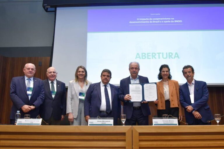 OCB e BNDES assinam acordo para ampliação de linhas de financiamento
