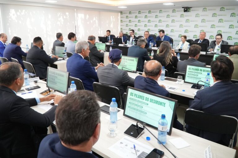 FPA quer frear Abril Vermelho do MST com projeto que muda lei da Reforma Agrária