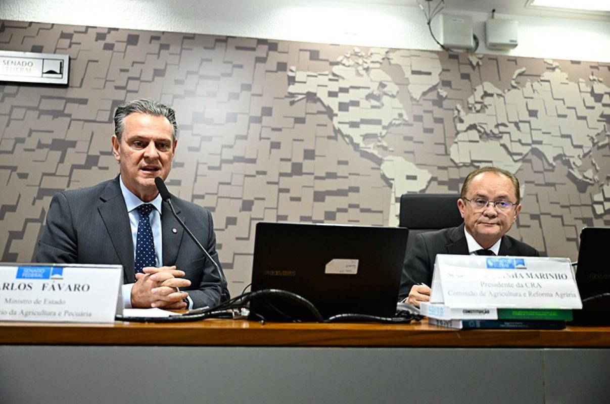 Fávaro defendeu que todo produtor que acessar crédito de custeio tenha seguro - Foto: Andressa Anholete/Agência Senado