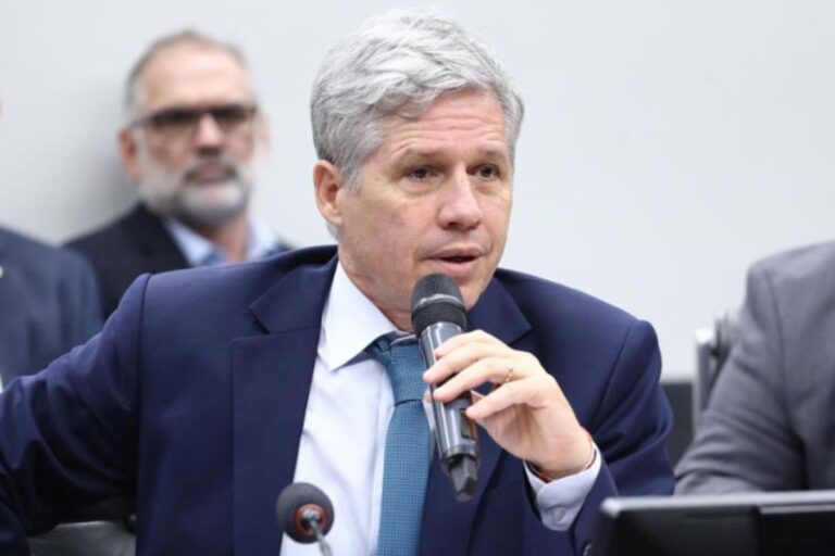 Pronaf terá verba direcionada para melhoramento genético de rebanho leiteiro, indica Teixeira