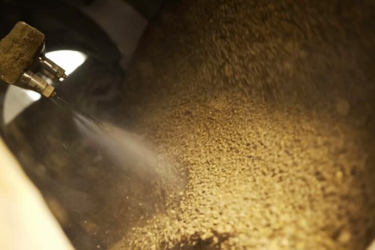 Produção de ração animal sobe 1,2% no mundo e 2,4% no Brasil em 2024, diz estudo