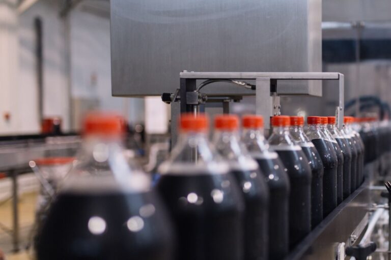 Mapa autoriza retomada das atividades em fábrica da Coca-Cola