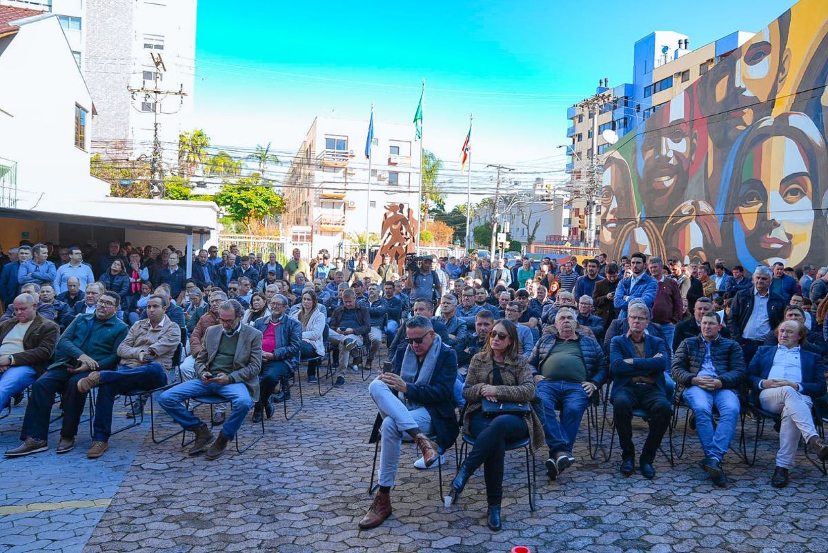 Encontro reuniu mais de 200 prefeitos na sede da Famurs - Foto: Famurs/Divulgação