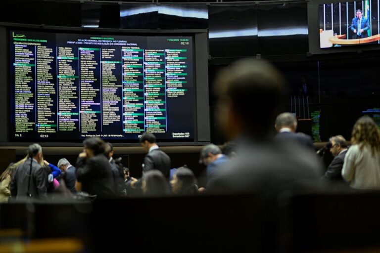 Congresso derruba veto e mantém Fiagros e FIIs isentos de impostos na Reforma Tributária