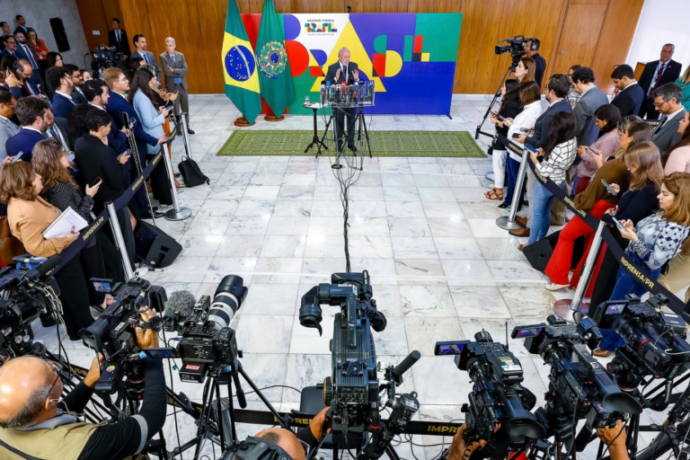 Lula manifesta 'tristeza' com casos de gripe aviária no RS