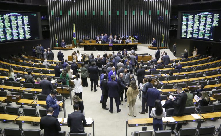Câmara aprova regras para regularização de imóveis rurais em áreas de fronteira