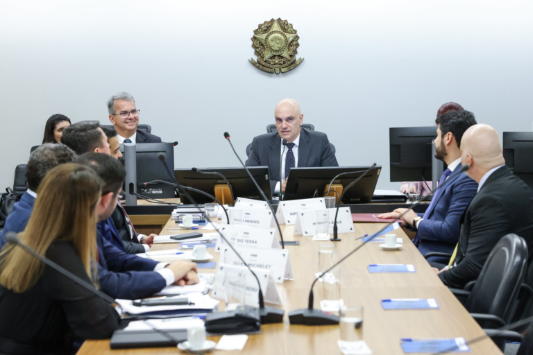 STF valida decreto do IOF, mas suspende regra para risco sacado 