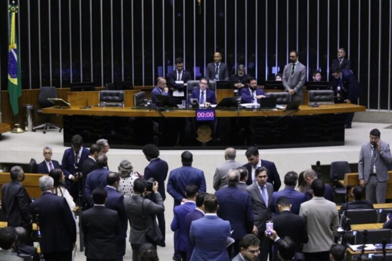 Câmara aprova projeto que flexibiliza licenciamento ambiental