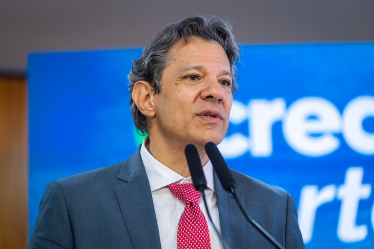 Secretário dos EUA sinaliza possibilidade de conversa sobre tarifa, diz Haddad