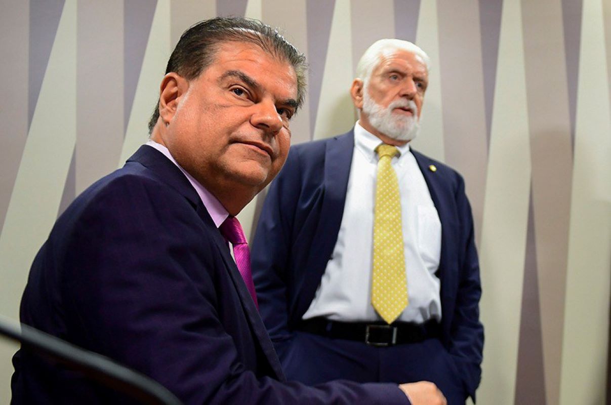 Nelsinho Trad, que lidera a comitiva, com o líder do governo, Jacques Wagner - Foto: Saulo Cruz: Agência Senado