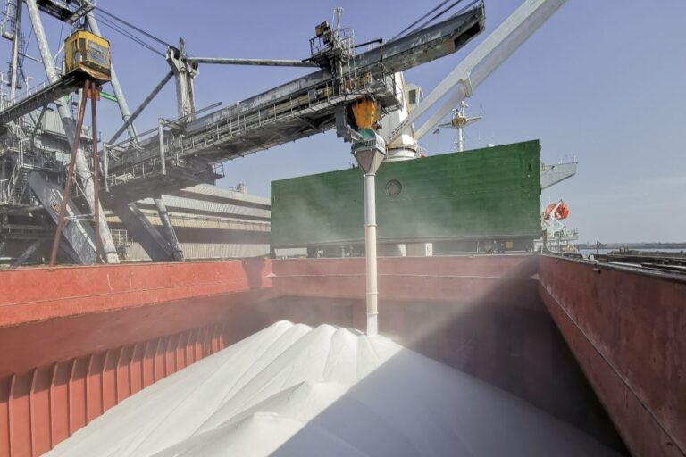 O Brasil precisa voltar a produzir ureia – e com urgência