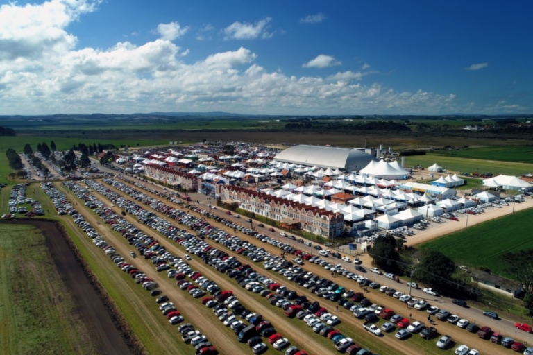 Agroleite 2025 começa com expectativa de R$ 500 milhões em negócios