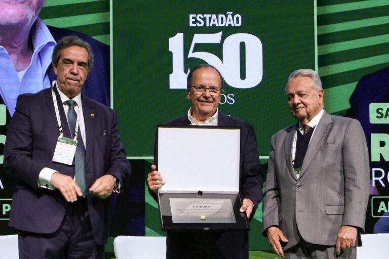 Estadão é homenageado no Congresso da Abag pelos 150 anos